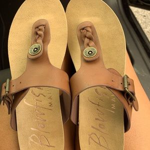 Blowfish leather size 8.5 adjustable strap sandal